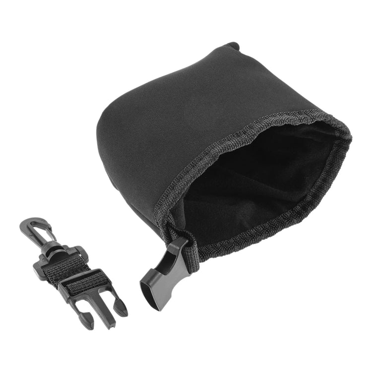 Golf club cleaning pouch wiping grass off golf irons